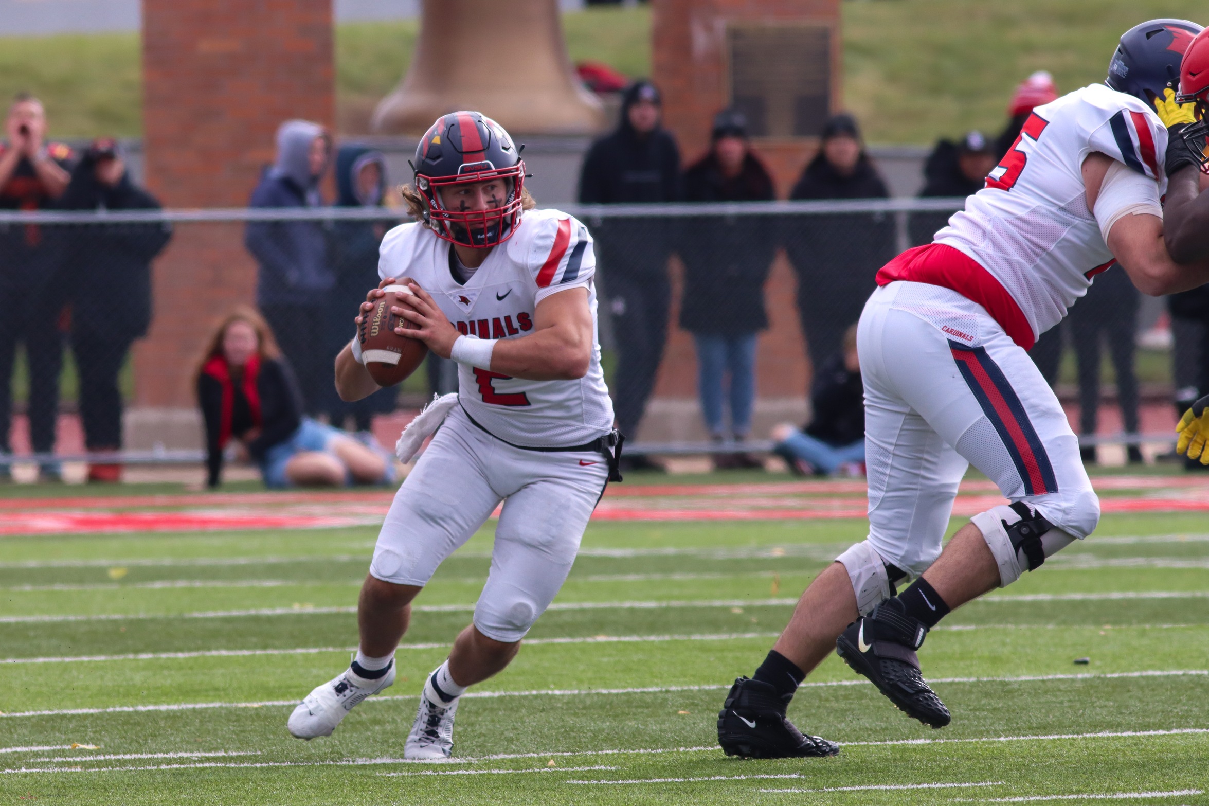 Cardinals Tame Cougars with 32-10 Win