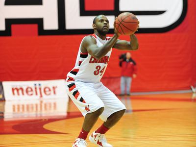 Cardinals Corral Mustangs, 102-62