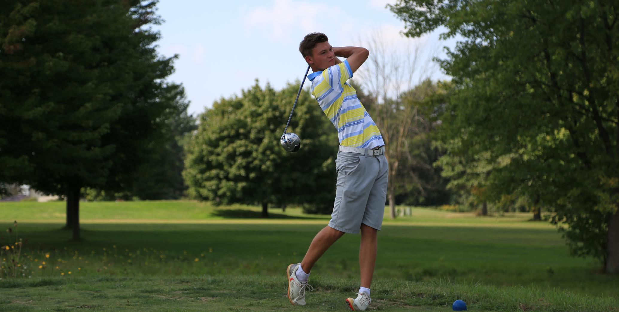 Cardinals sit in third after opening round at NCAA Midwest Fall Regional