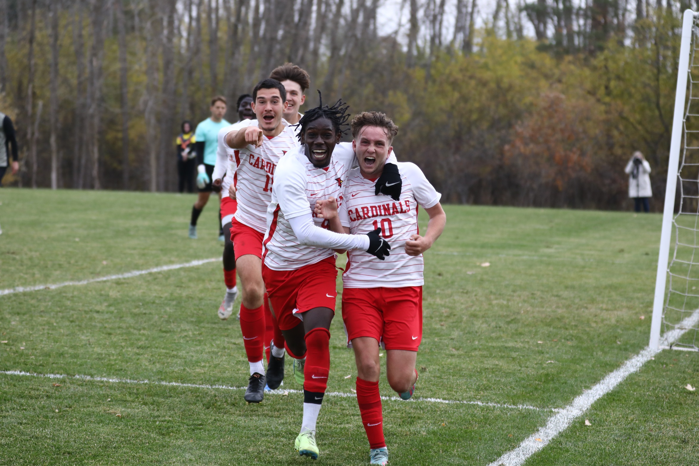 Cameron&rsquo;s Brace Lifts Cardinals to Five-Game Win Streak