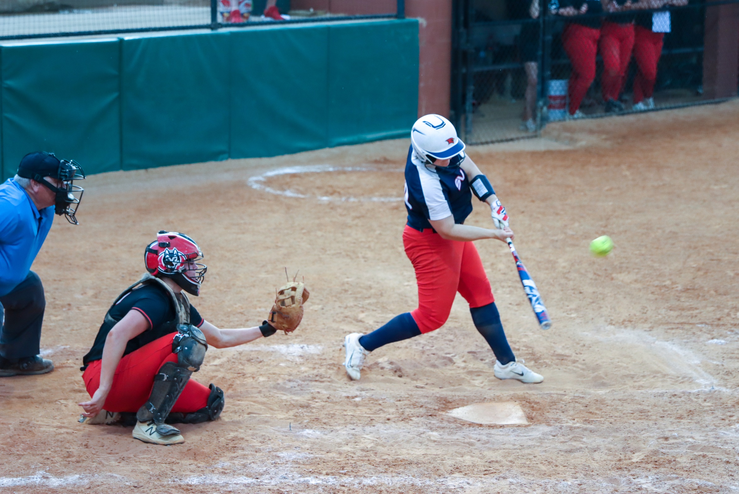 Softball Splits on Final Day of Abe&rsquo;s Invitational