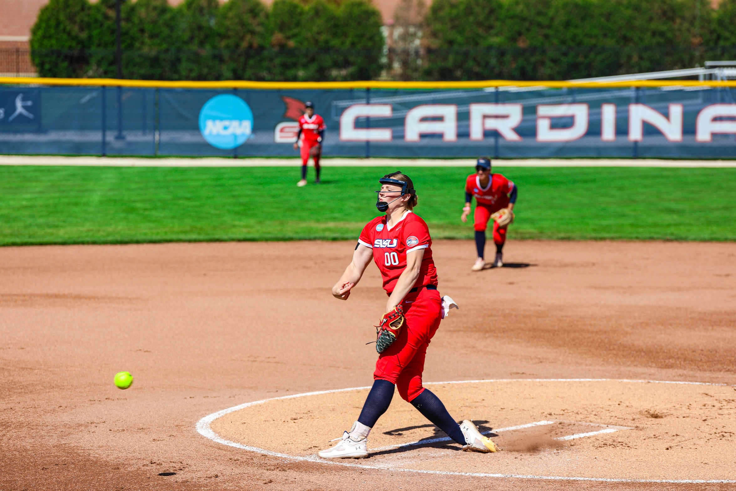 Softball Advances to Day Three of Midwest Regional with 6-1 Win Over Drury