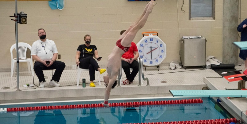 Ott qualifies for NCAA, Cardinals honor 11 on Senior Day