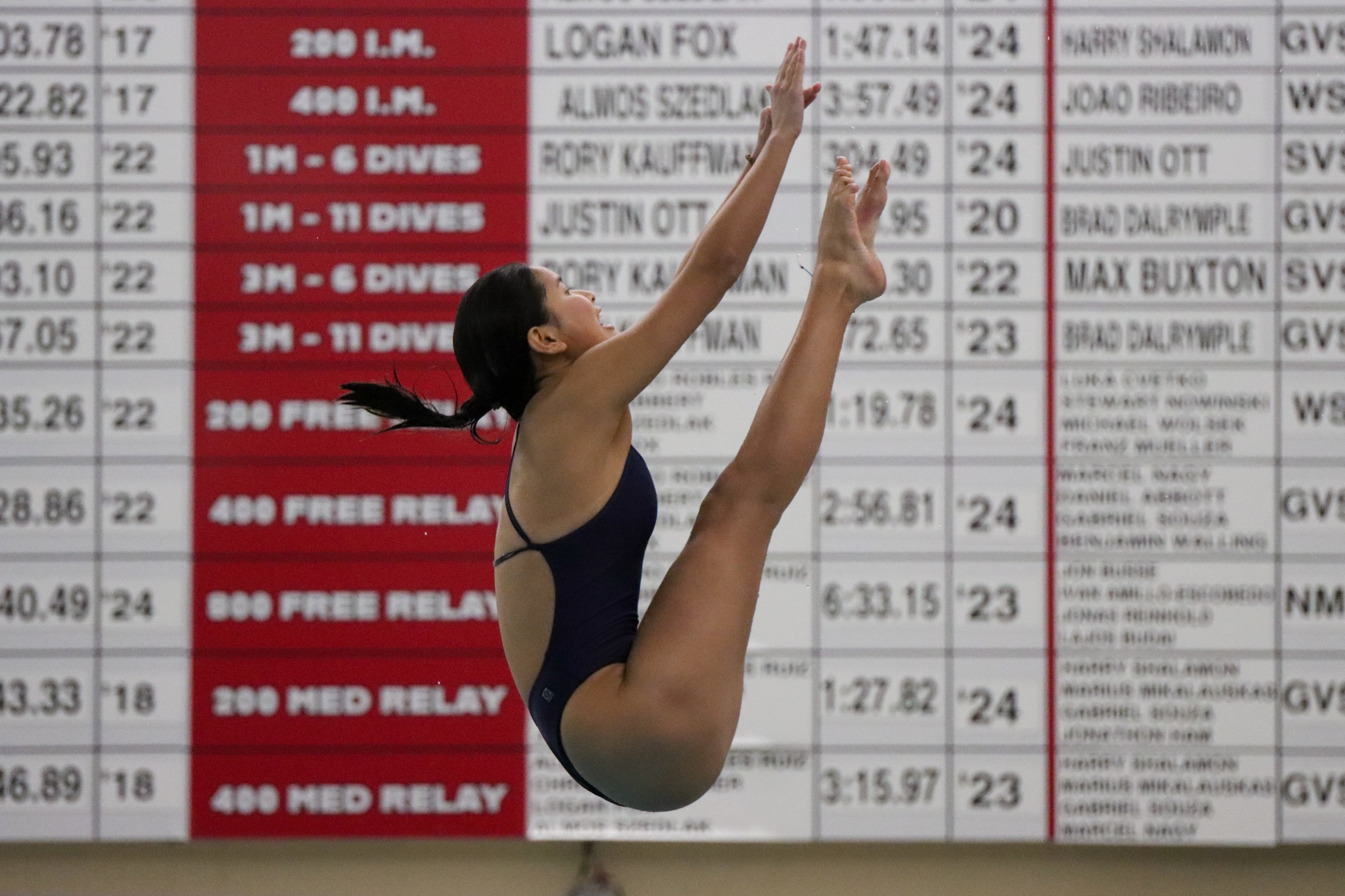 Swimming & Diving Hosts Lake Superior State for Second Straight Dual Meet
