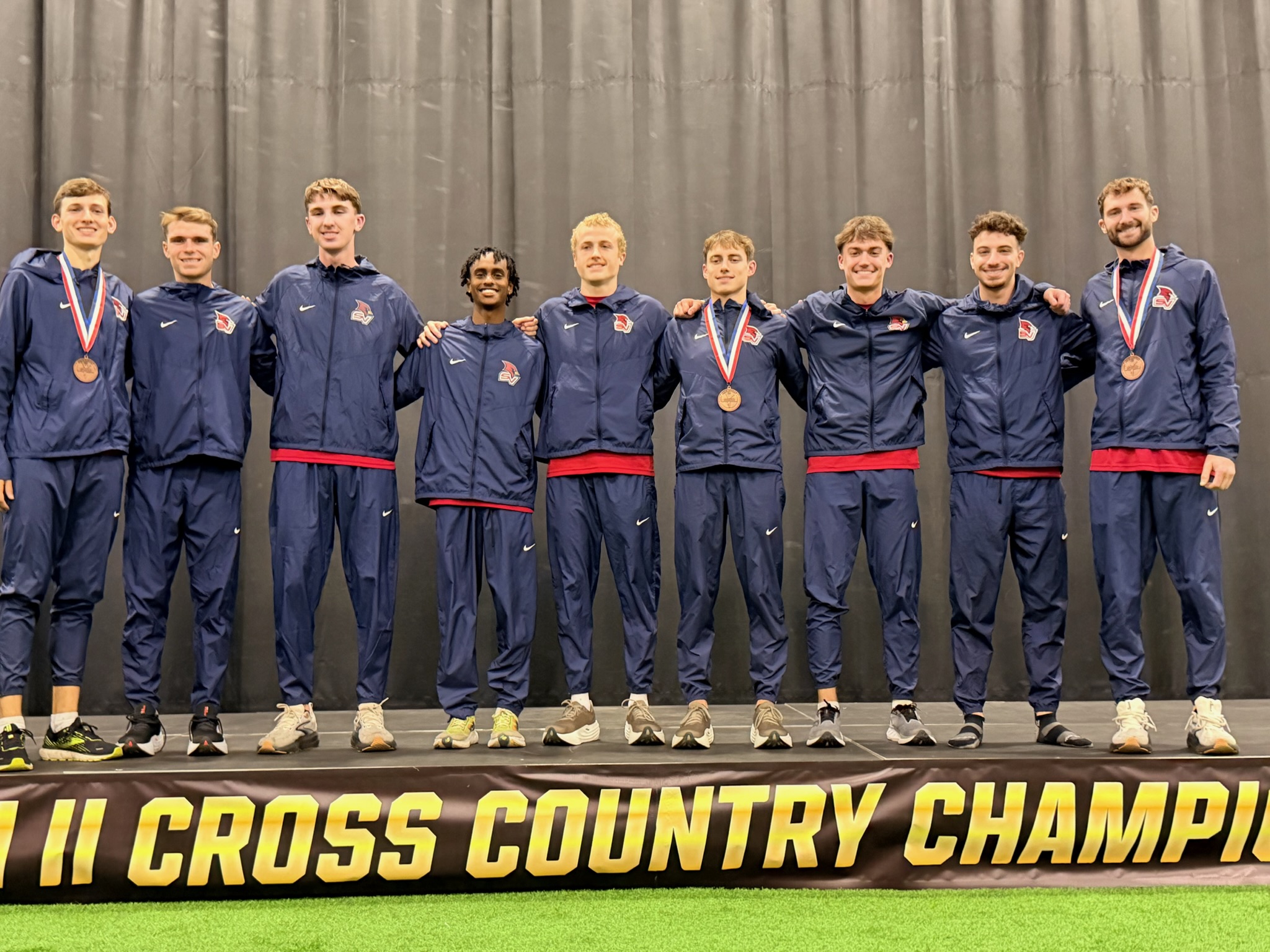 Cross Country Competes in NCAA DII Midwest Regional, Men Highlight with Second-Place Finish